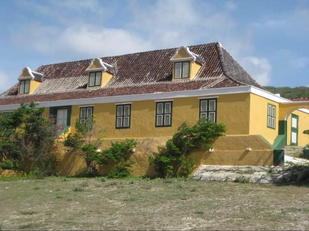 Landhuis Old House