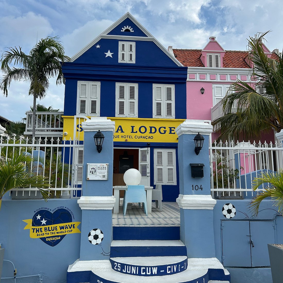Scuba Lodge Oceanfront Bar & Restaurant